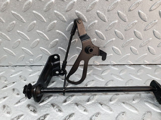 41234 Mercedes-Benz W126 300SE Throttle Linkage