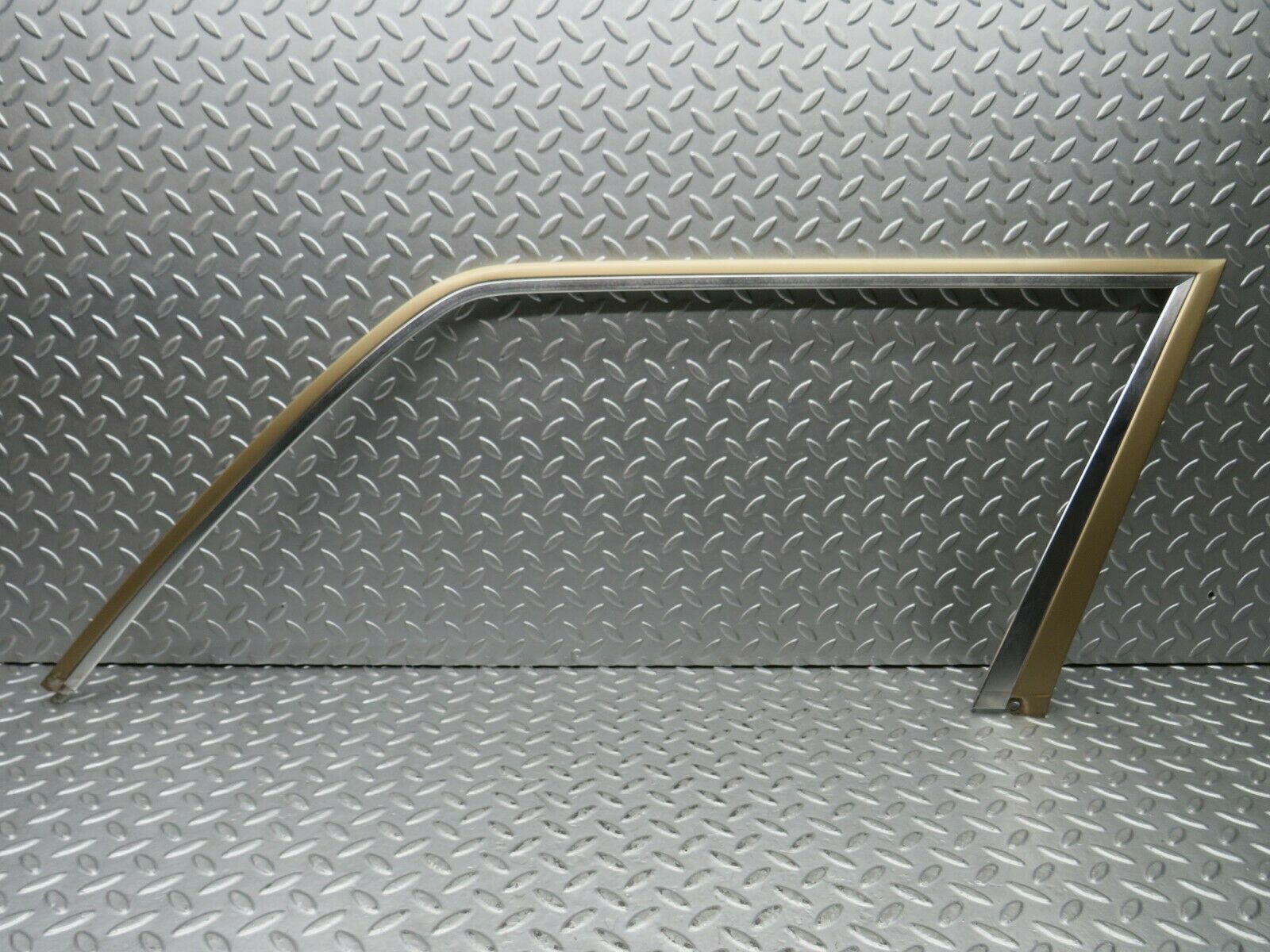 22214 Mercedes-Benz S123 280TE Wagon Window Frame Rear Right