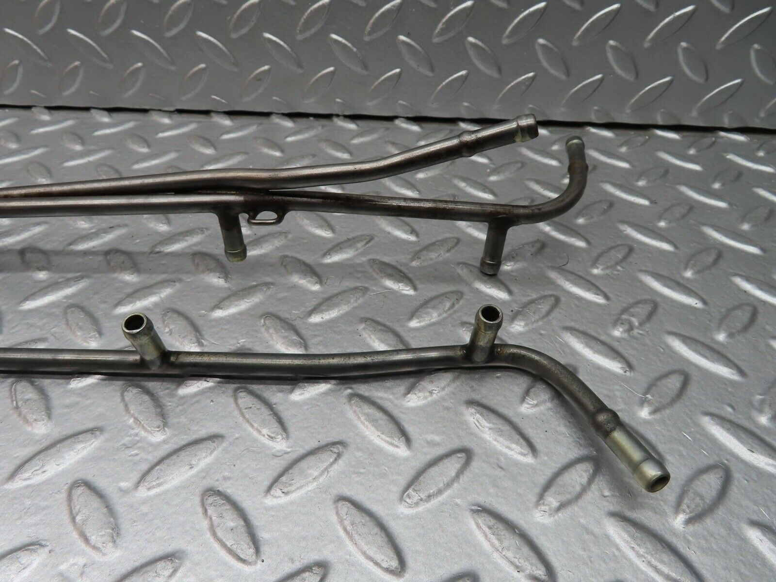 20685 Mercedes-Benz R107 450SL Fuel Injector Pipe Pair