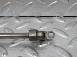 0267 Mercedes-Benz W123 220D Camshaft Oil Tube