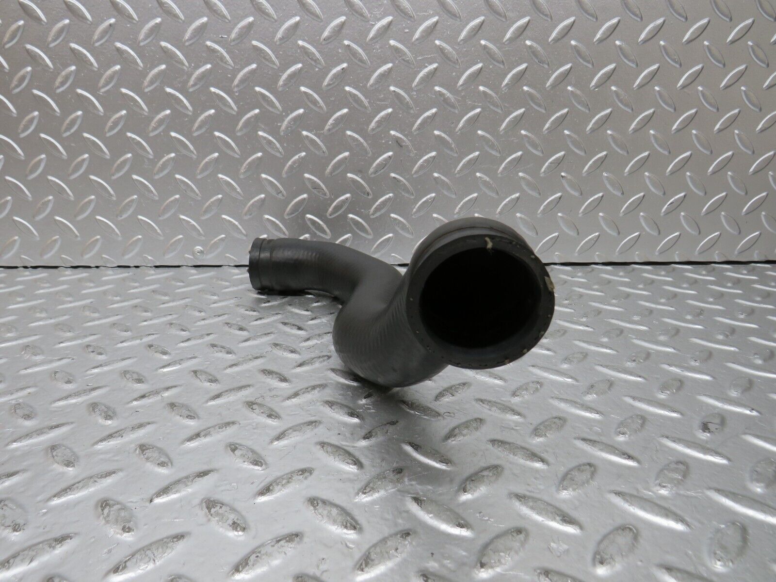 27293 Mercedes-Benz W123 280E Radiator Hose 1235012682