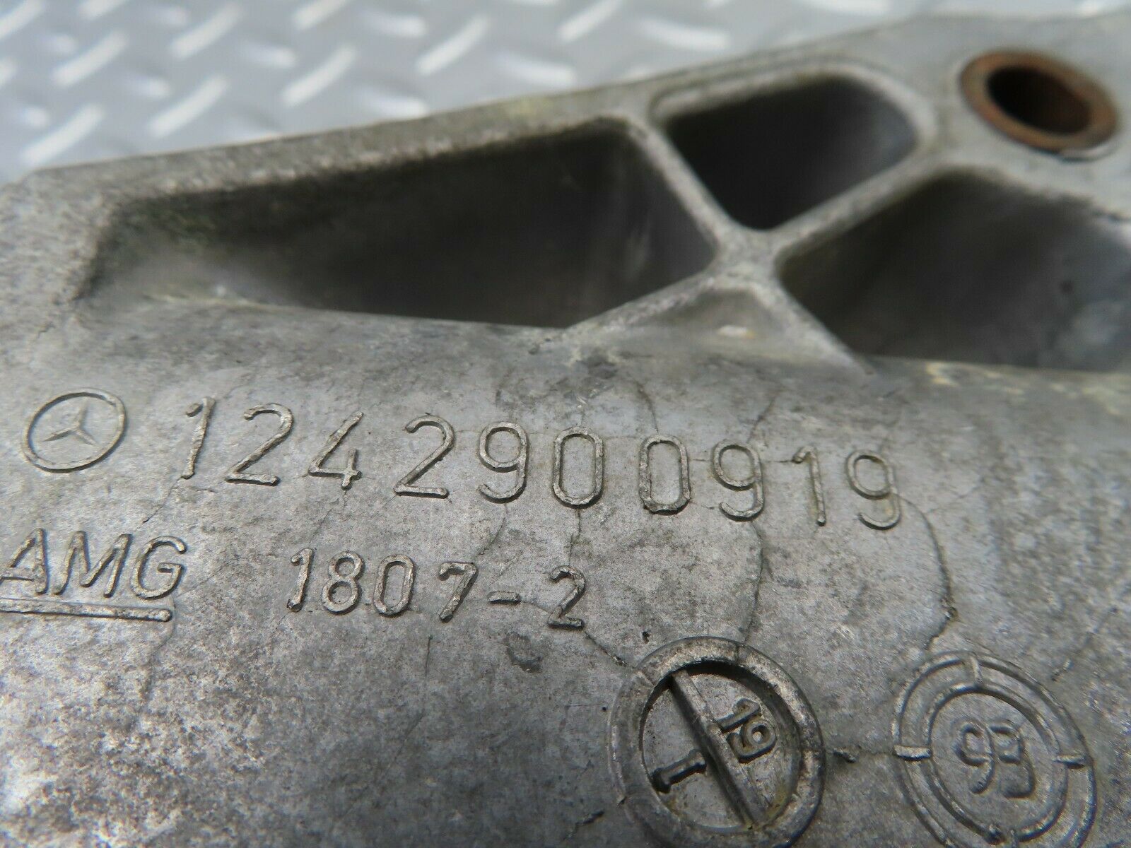 6709 Mercedes-Benz S124 E220 Wagon Brake Pedal Bracket 1242900919