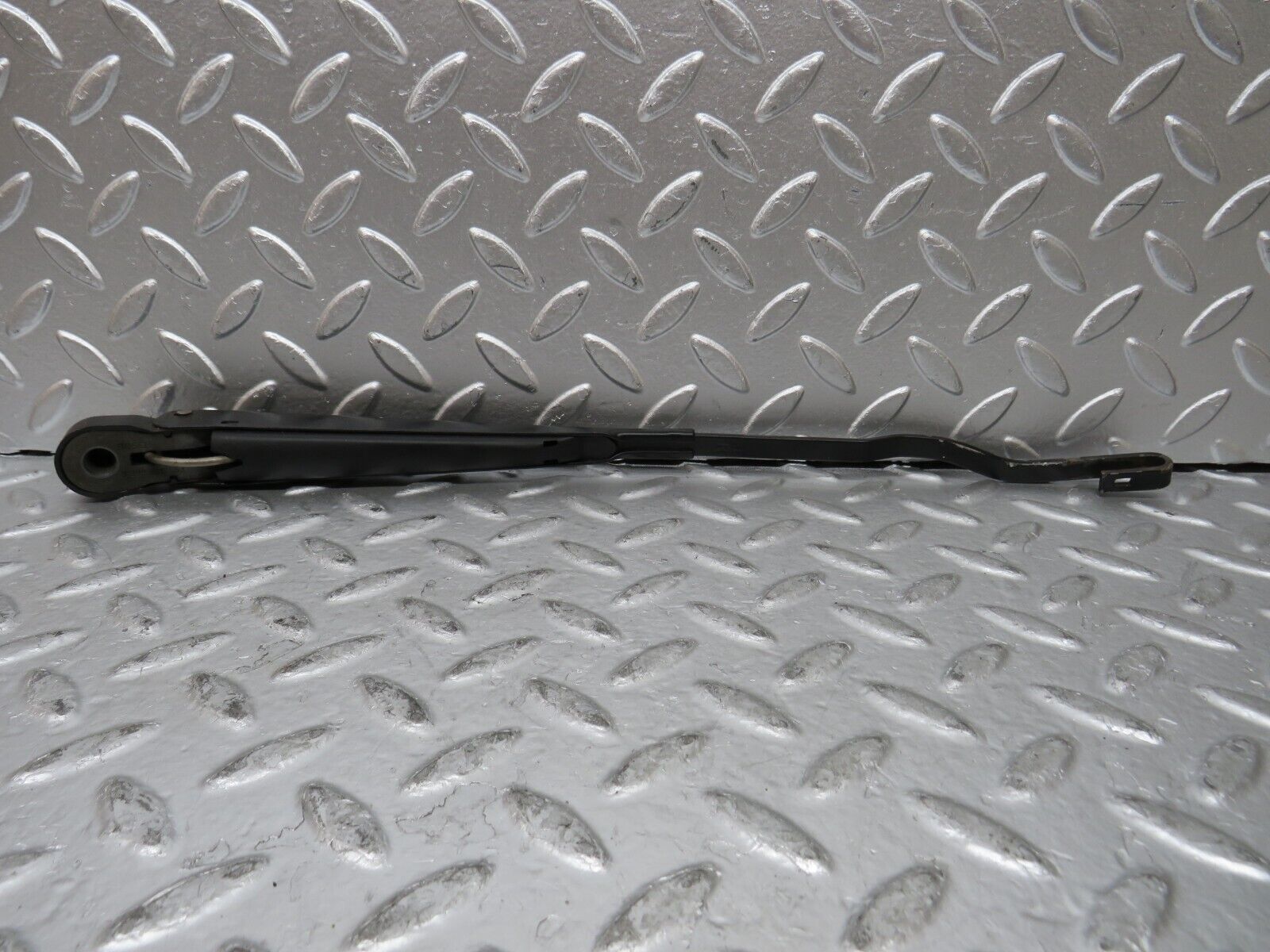 26989 Mercedes-Benz W123 240D Wiper Arm Bosch Right Side 3399990553