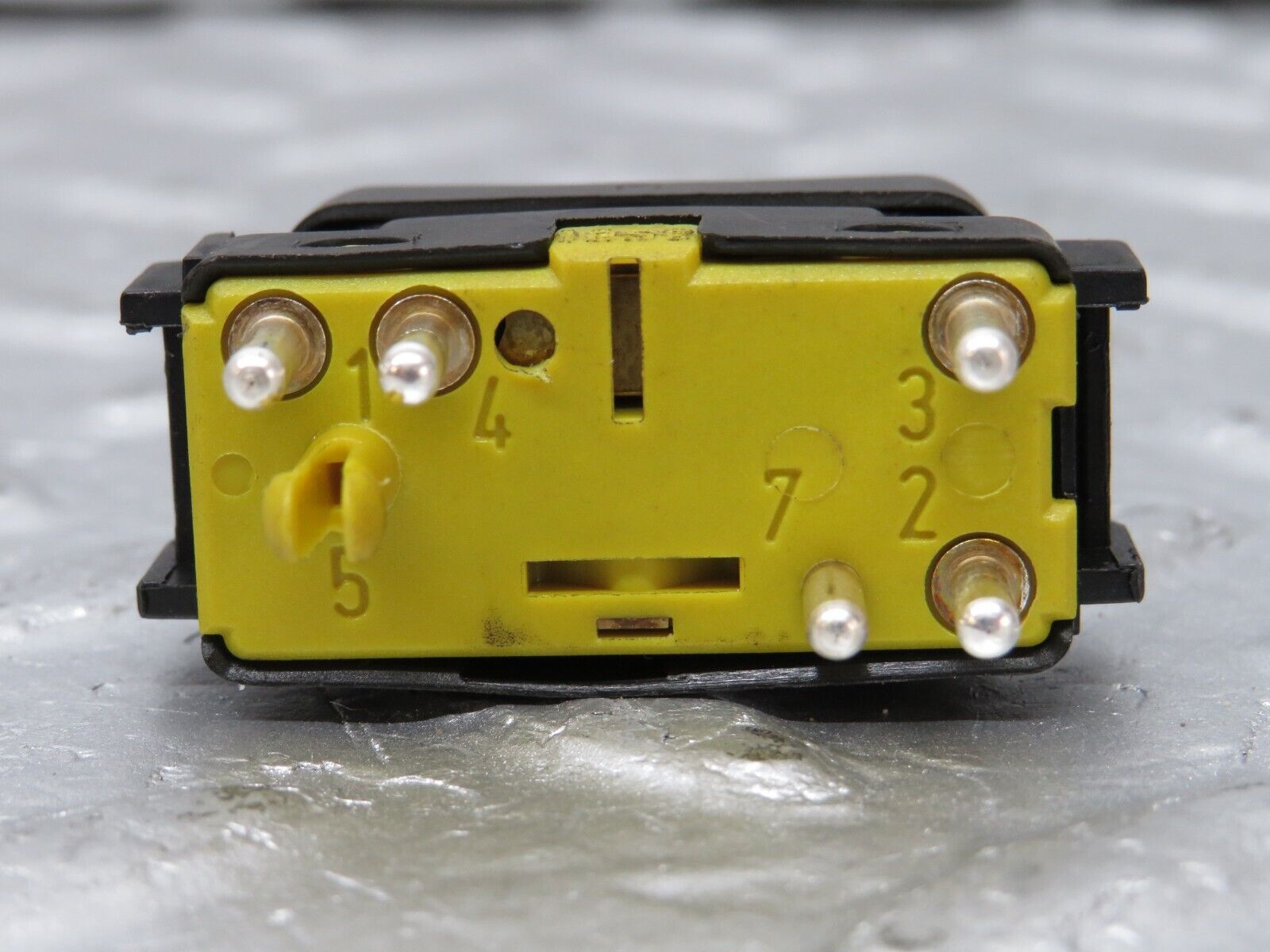 33319 Mercedes-Benz W202 C180 Electric Window Switch Right 1408212851