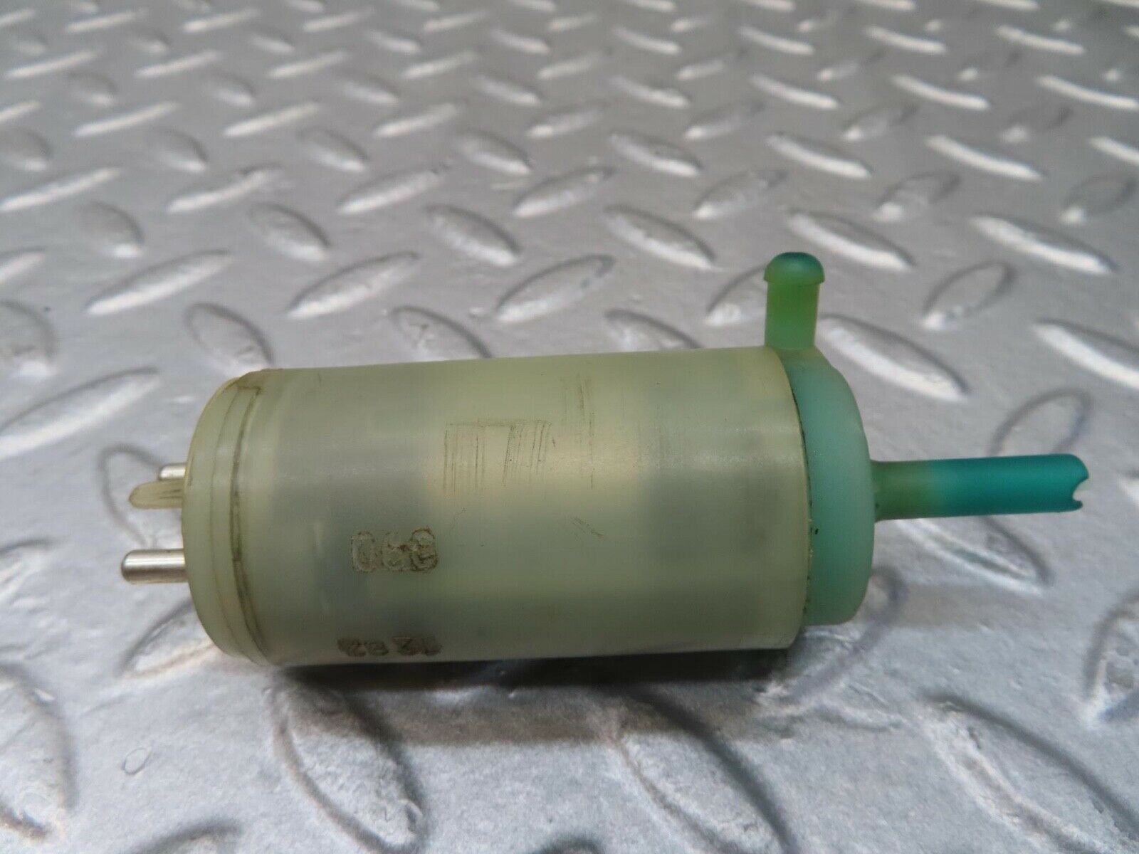 16098 Mercedes-Benz W123 280E Windscreen  Washer Pump
