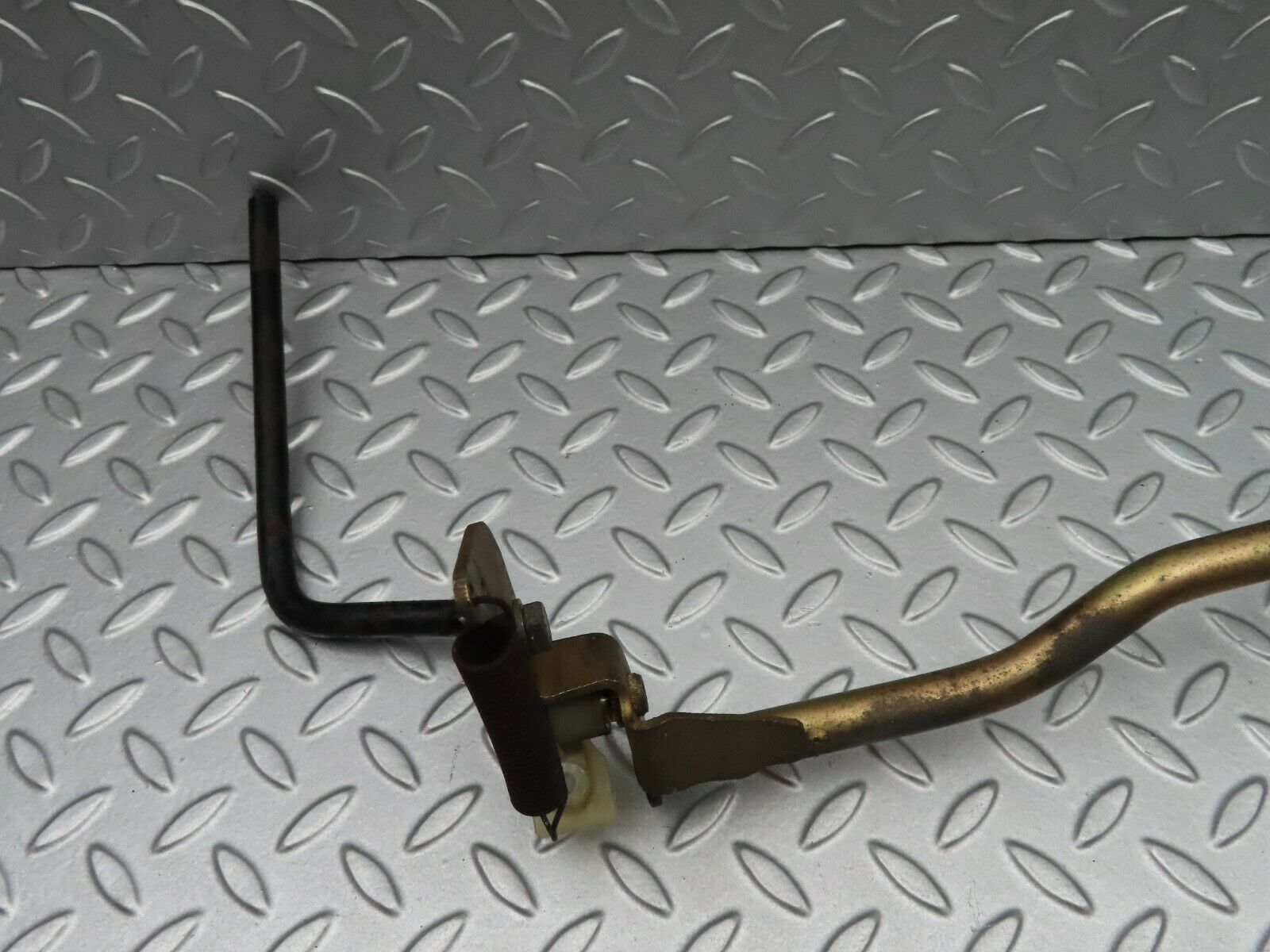 5074 Mercedes-Benz R107 350SL Coupe Accelerator Pedal Linkage