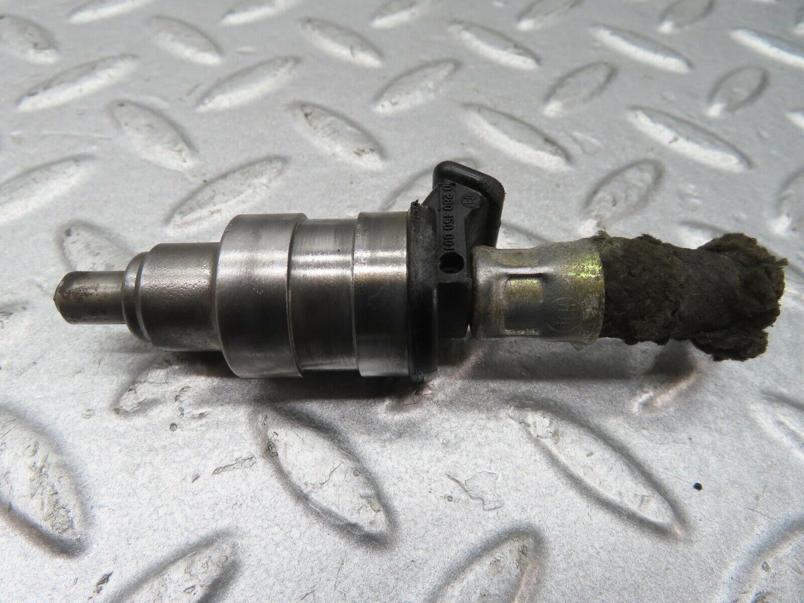 13338 Mercedes Benz W116 350SE Fuel Injector Bosch 0280150001