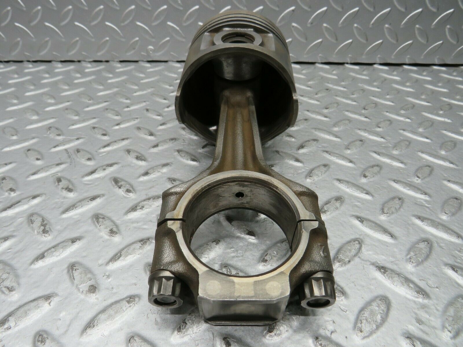 22205 Mercedes-Benz S123 280TE Piston With Connecting Rod 85.975 mm