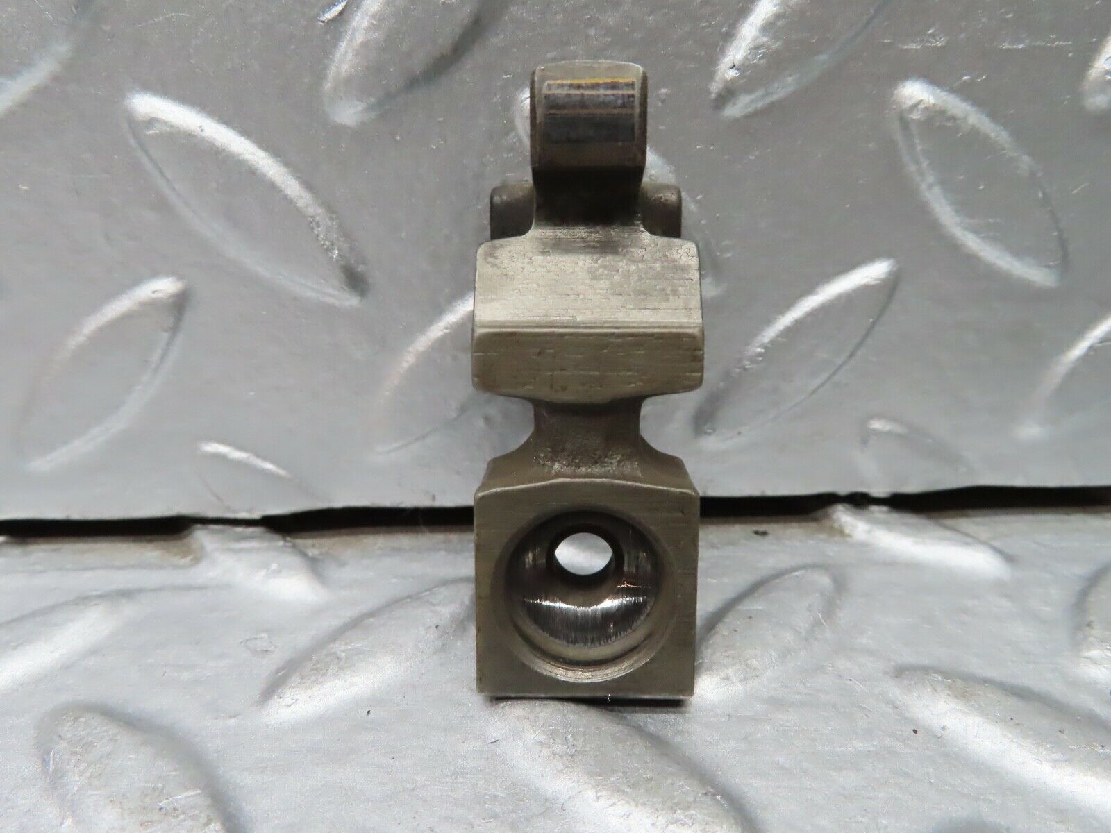 20724 Mercedes-Benz R107 450SL Valve Rocker Arm With Retaining Spring