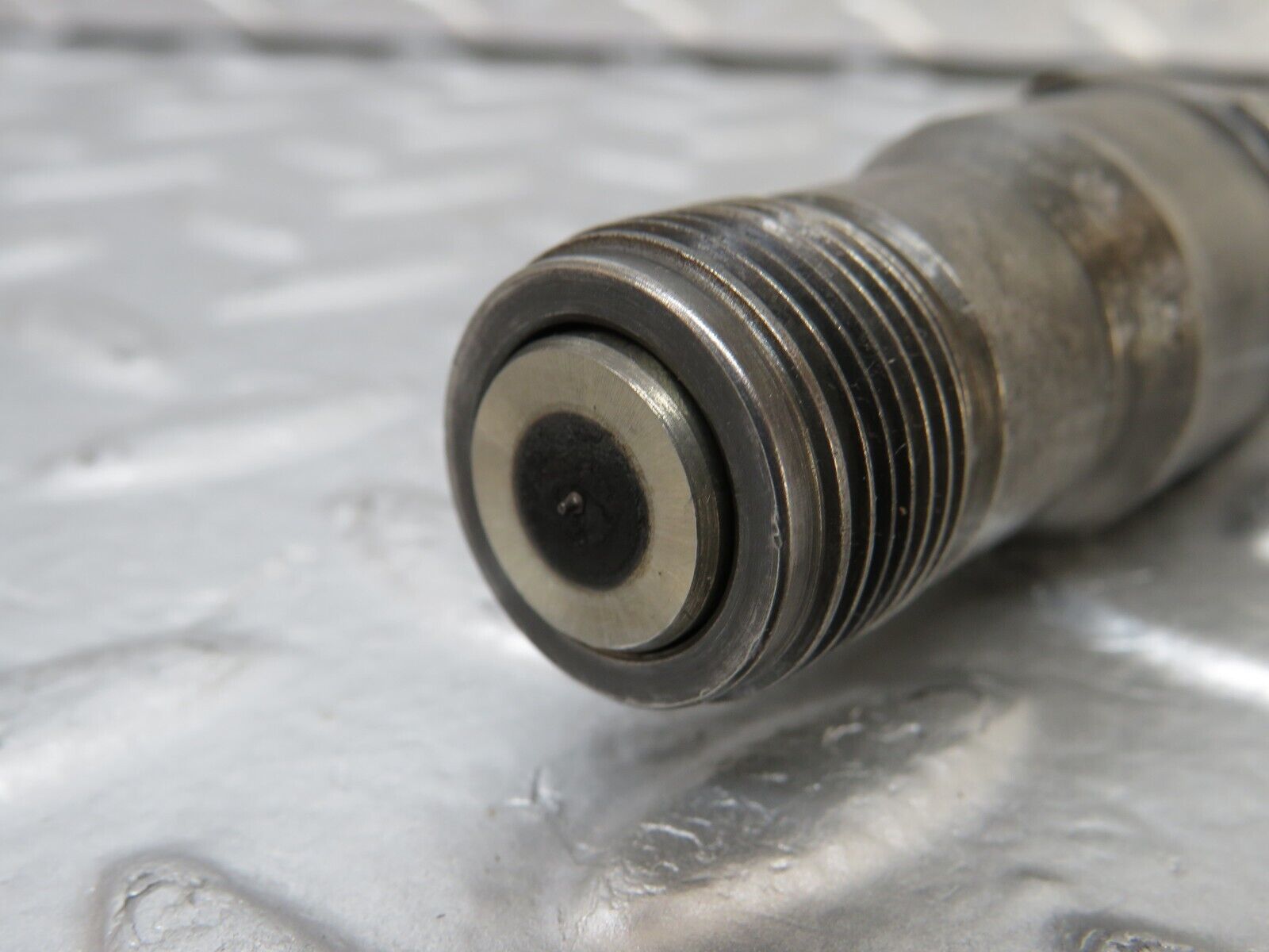25528 Mercedes-Benz W123 200 Fuel Injector Bosch KCA27S55067