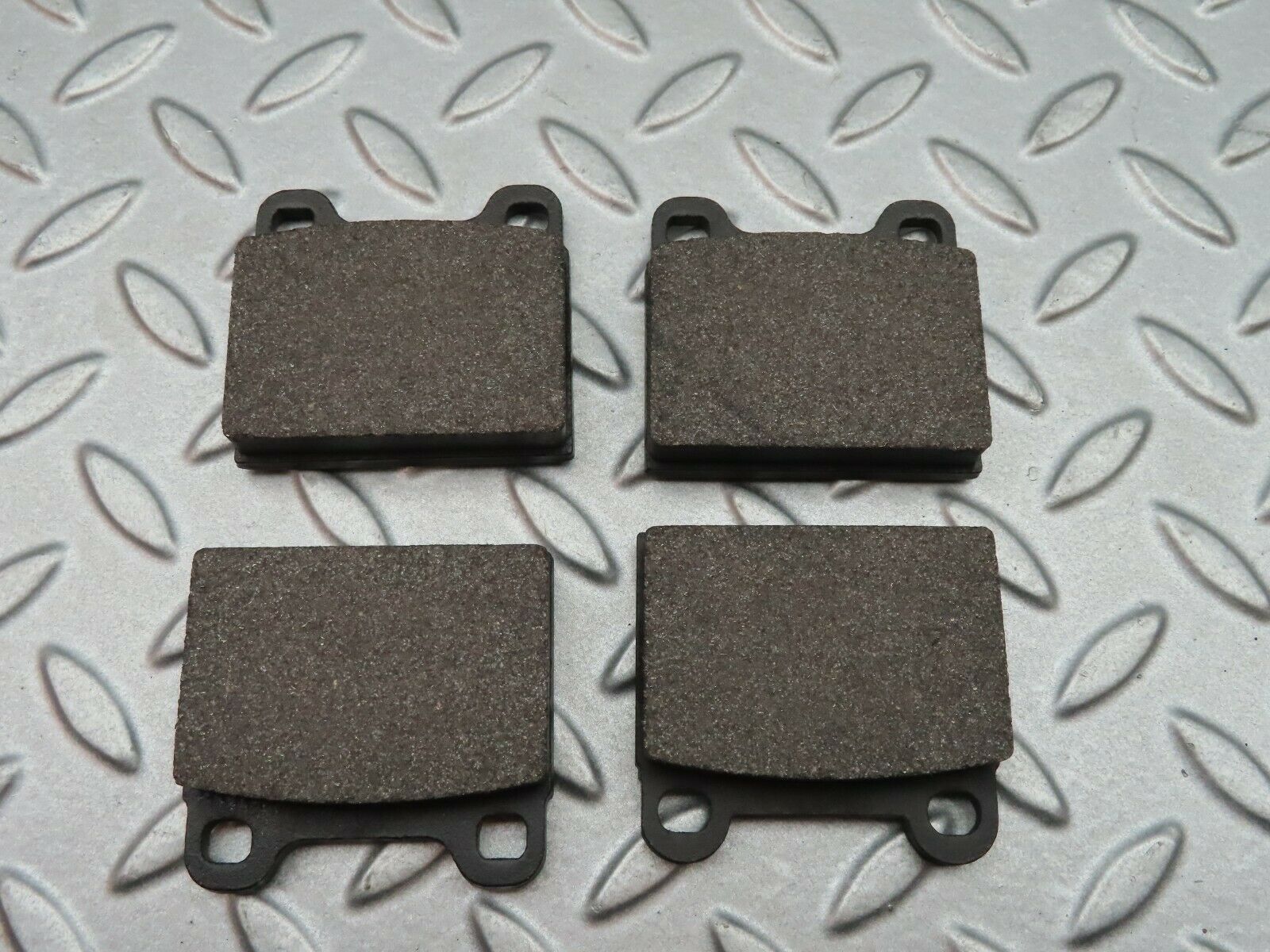 5204 Mercedes-Benz R107 350SL Coupe Rear Brake Pads Ferodo 3434F New
