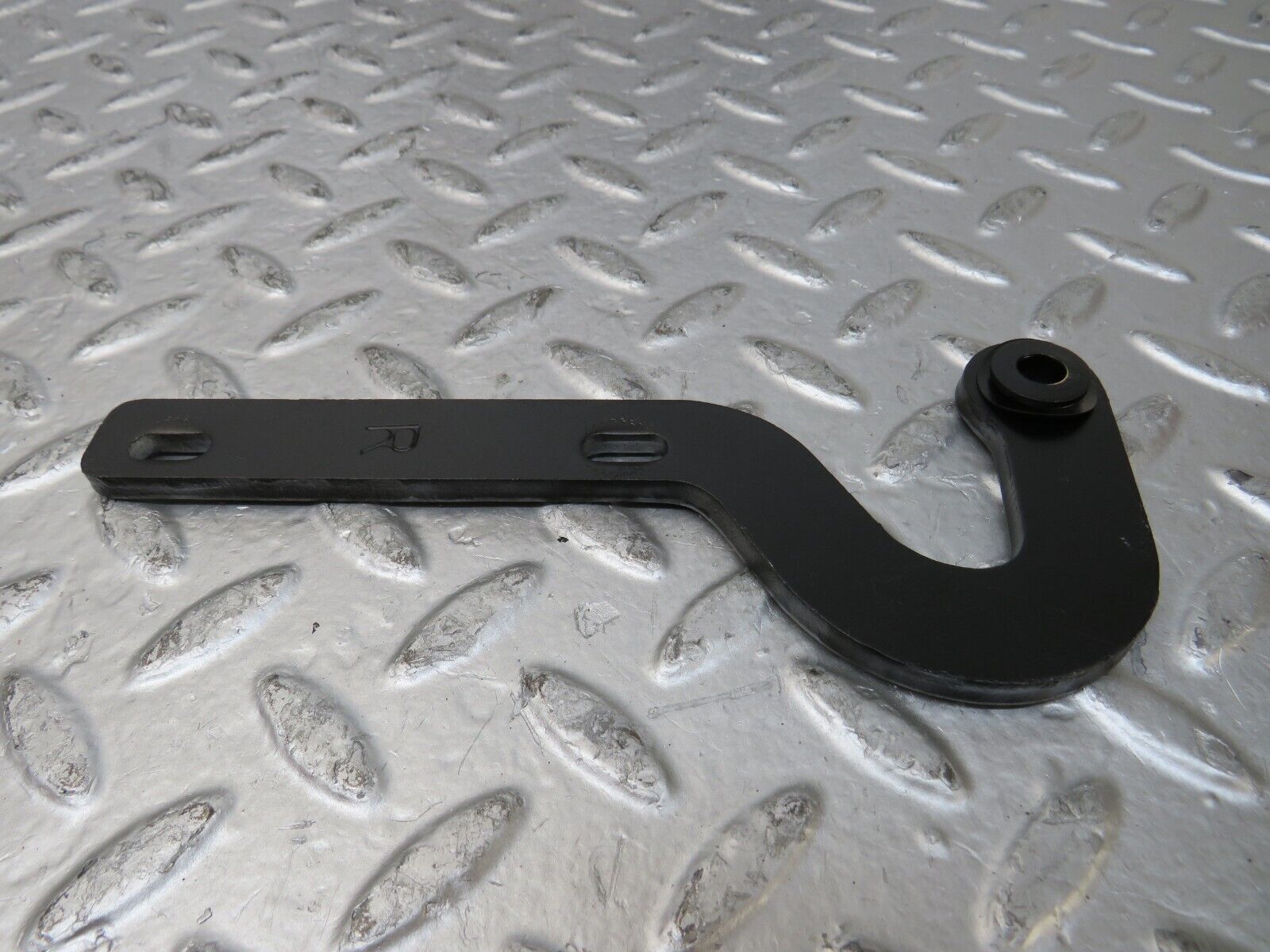 26282 Mercedes-Benz W116 450SE Bonnet Hinge Right Side