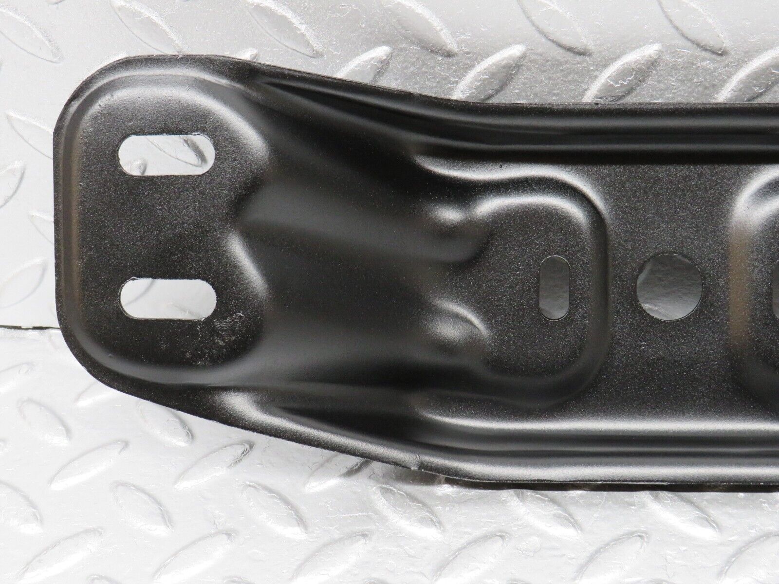 38005 Mercedes-Benz A124 320E Cabriolet Gearbox Mount Bracket