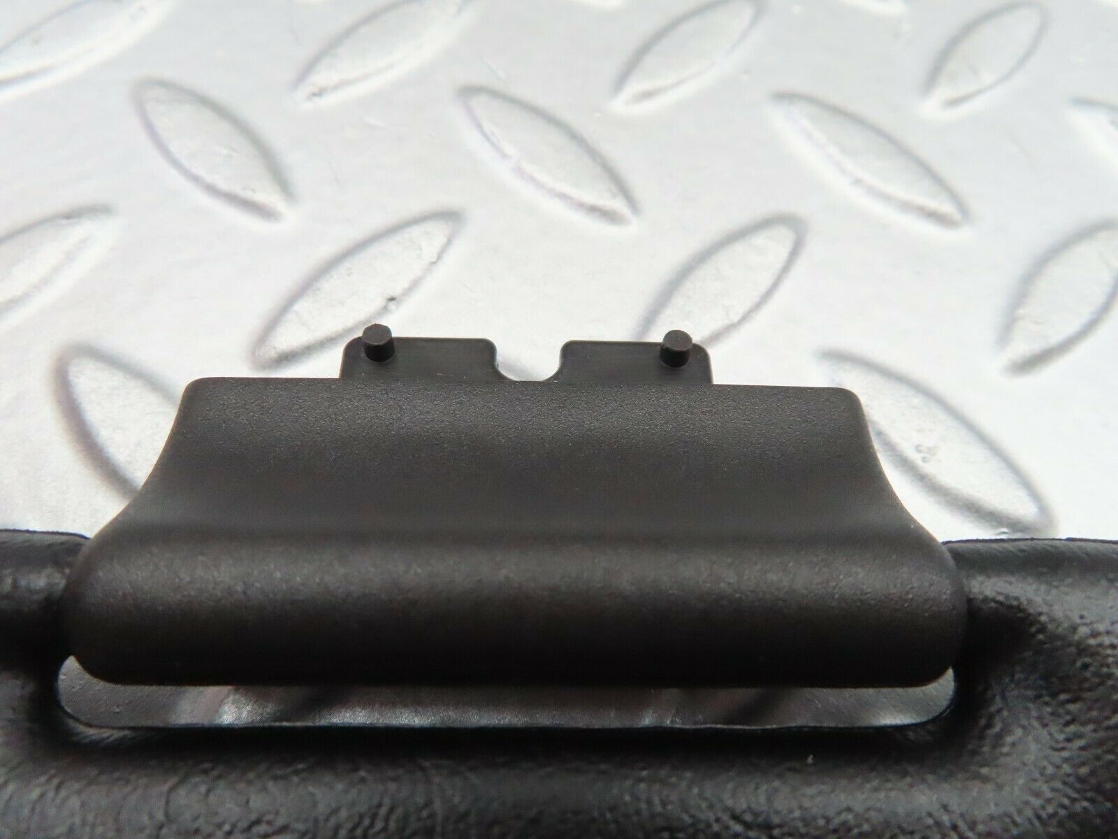 6533 Mercedes-Benz S124 E220 Wagon Middle Sun Visor Black