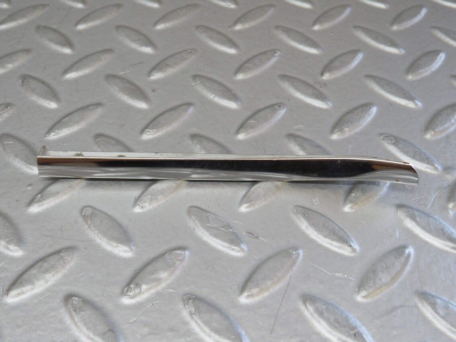 35943 Mercedes-Benz W108 Dashboard Chrome Trim