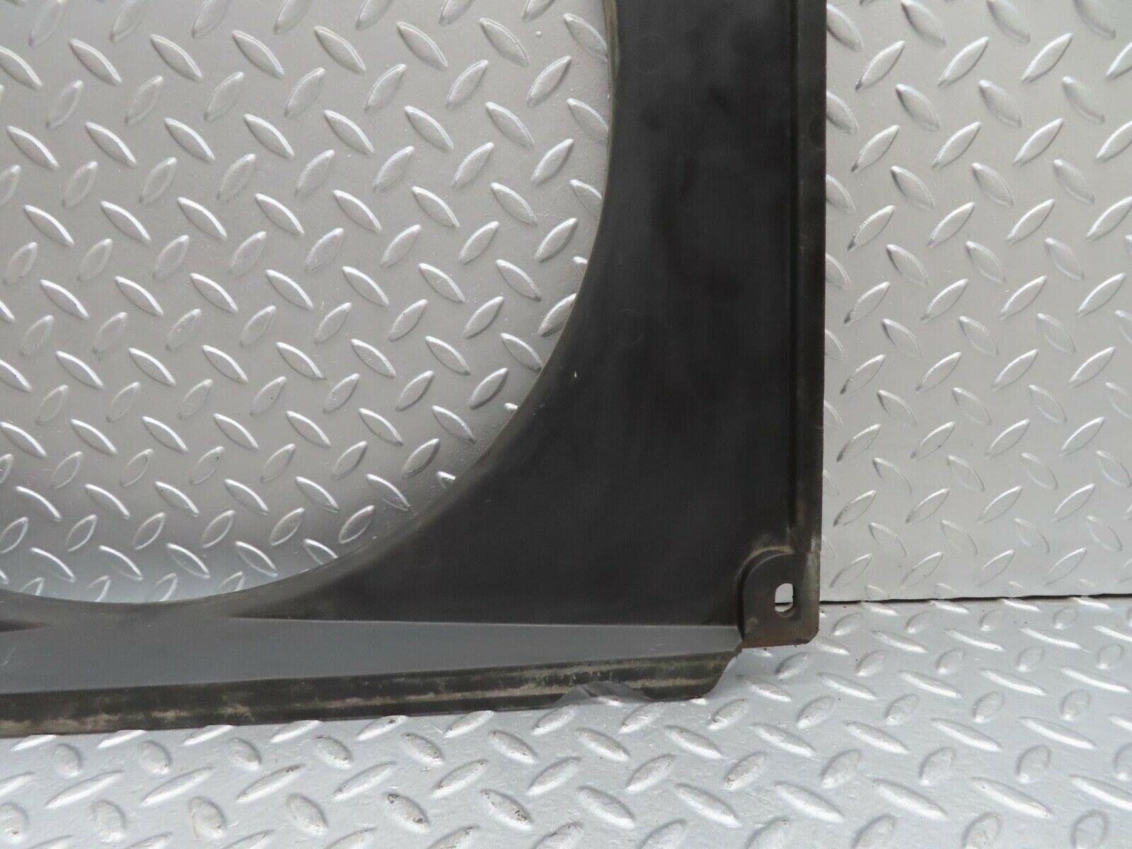 14309 Mercedes-Benz W116 350SE Radiator Fan Shroud Fan Cover 1165050355