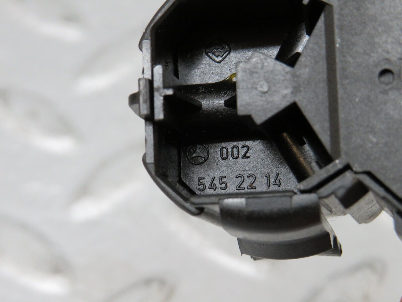 36695 Mercedes-Benz W201 190E 2.0L Kick Down Switch 0025452214