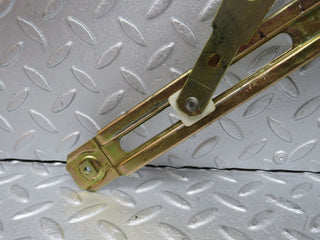 36862 Mercedes-Benz C126 420SEC Right Door Power Window Regulator 1267202646 1267250411