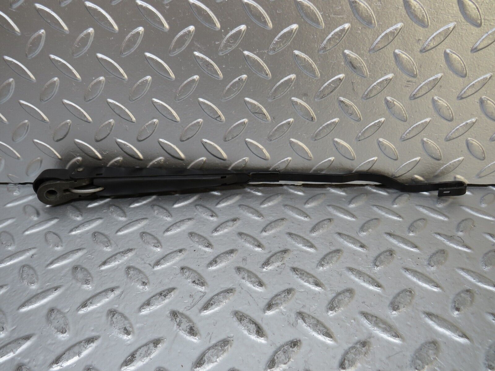 27207 Mercedes-Benz W123 280E Wiper Arm Bosch Right Side