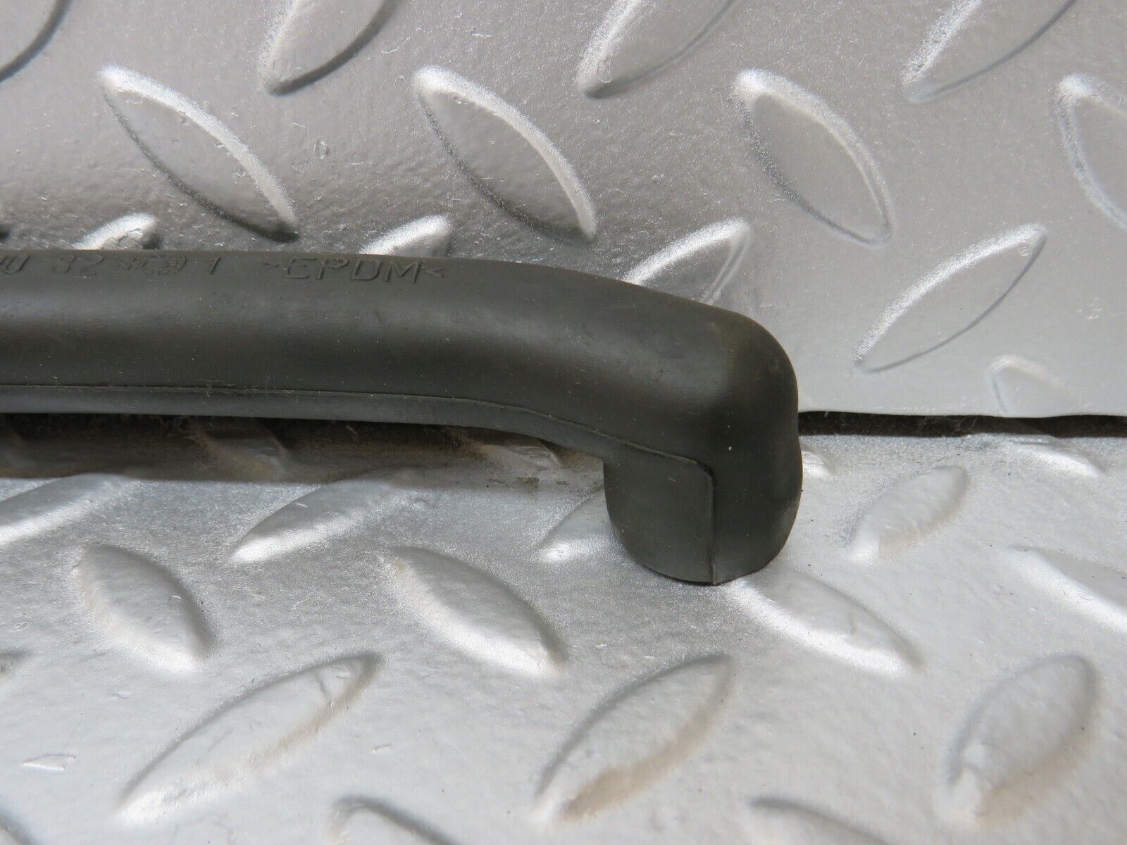 35068 Mercedes-Benz W210 320E EGR Air Pump Pipe Hose 1122380082