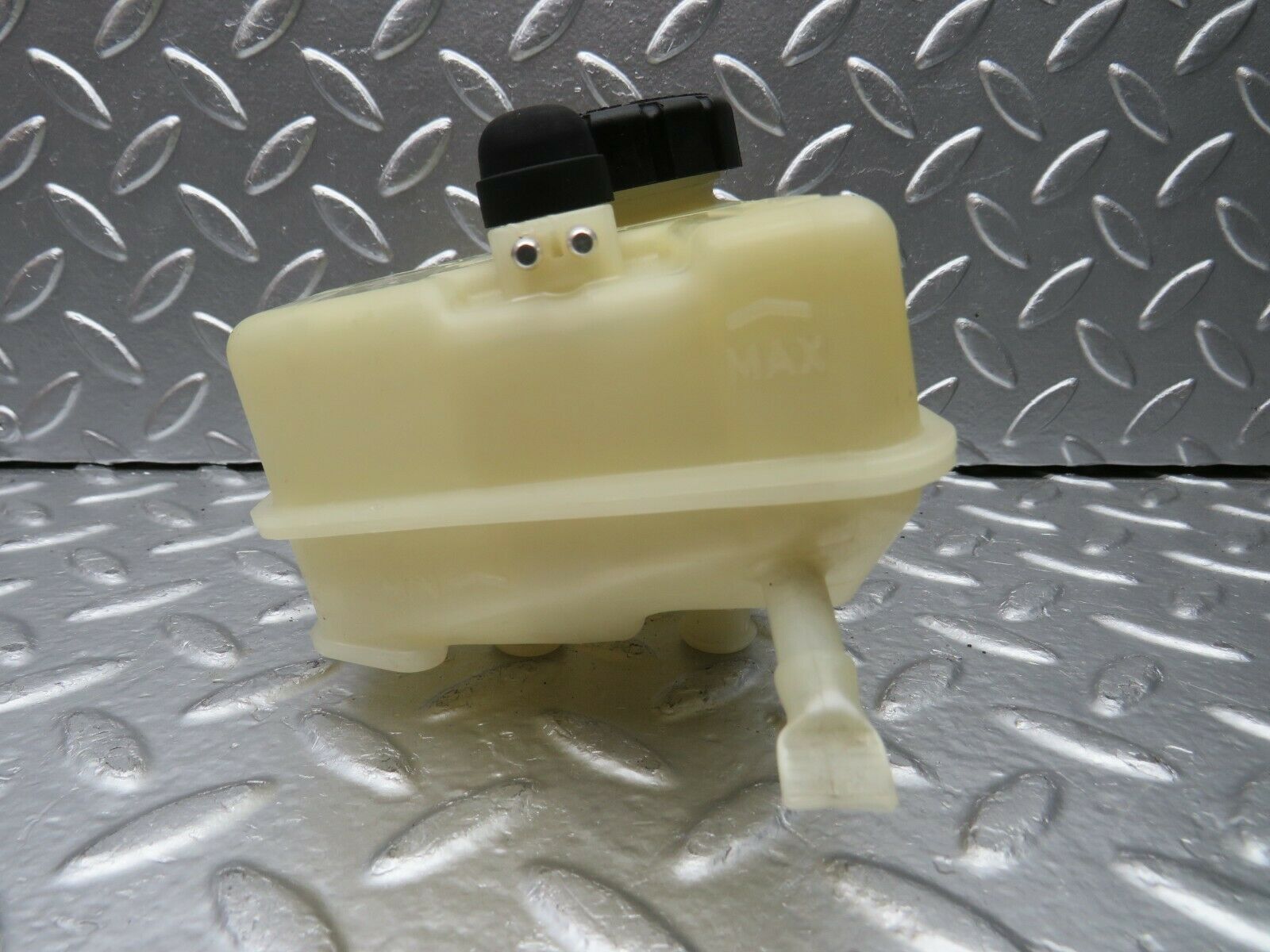 22416 Mercedes-Benz C124 E220 Coupe Brake Fluid Reservoir Tank 2024300002