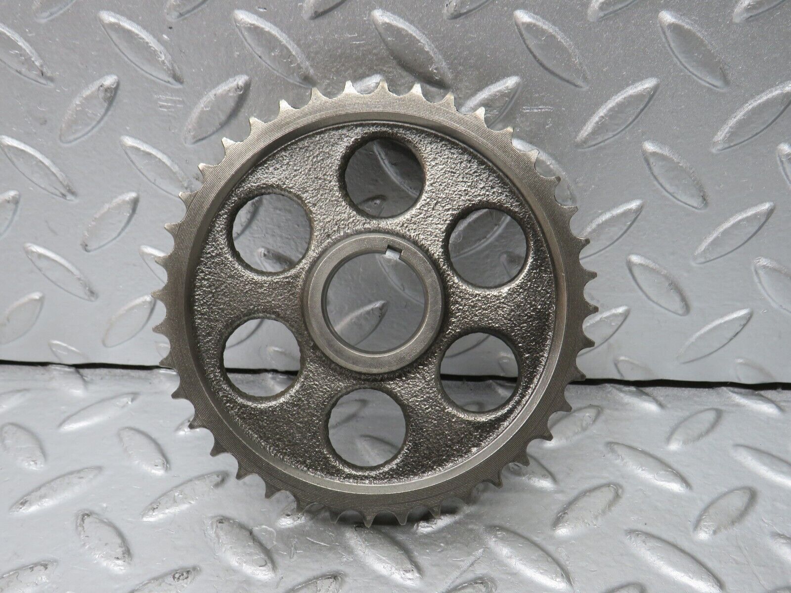 32917 Mercedes-Benz W123 300D Camshaft Timing Gear 1210520201
