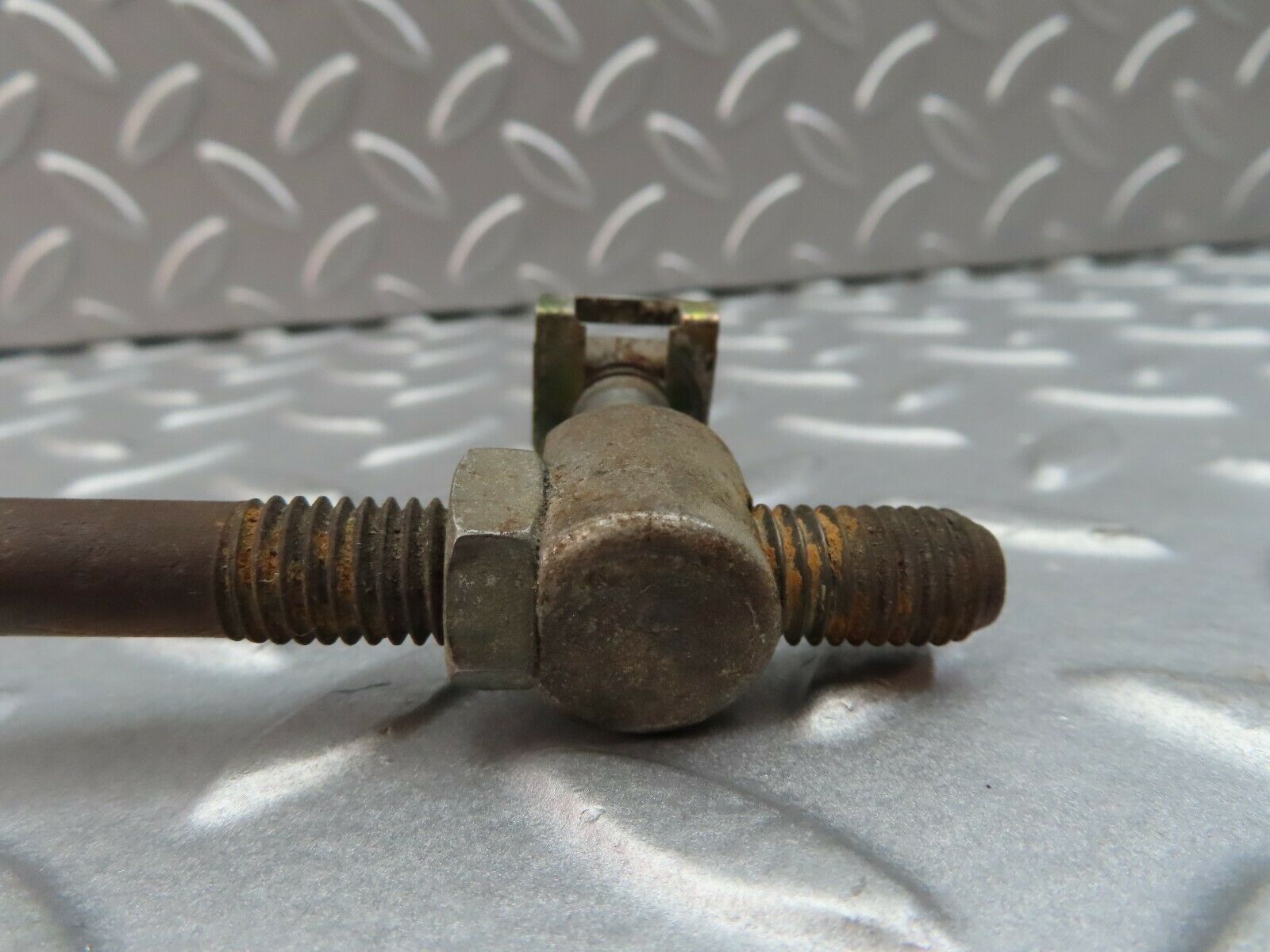 5941 Mercedes-Benz W124 230E Automatic Gear Selector Shifting Rod