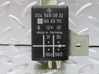 32392 Mercedes-Benz S124 300TE Wagon Instrument Cluster Light Relay 0045450832