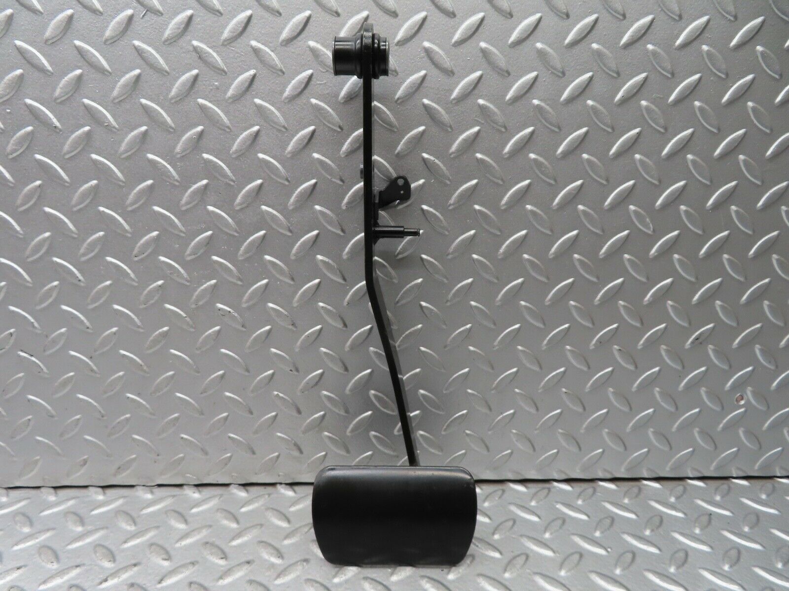 19515 Mercedes-Benz C140 CL420 Coupe Brake Pedal
