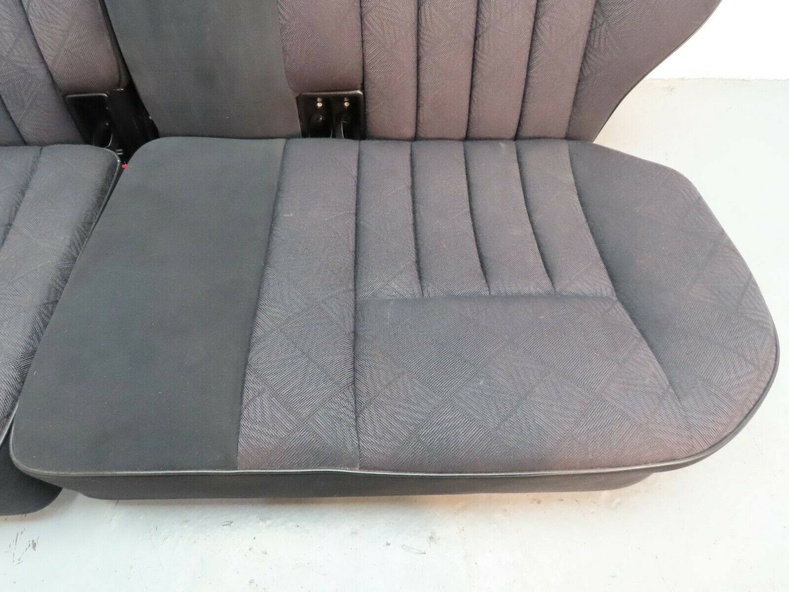 6661 Mercedes-Benz S124 E220 Wagon Rear Seat