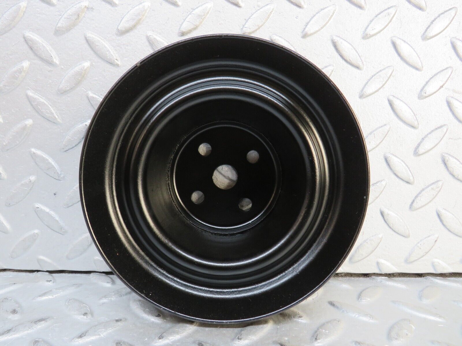 37651 Mercedes-Benz W109 300SEL Water Pump Pulley