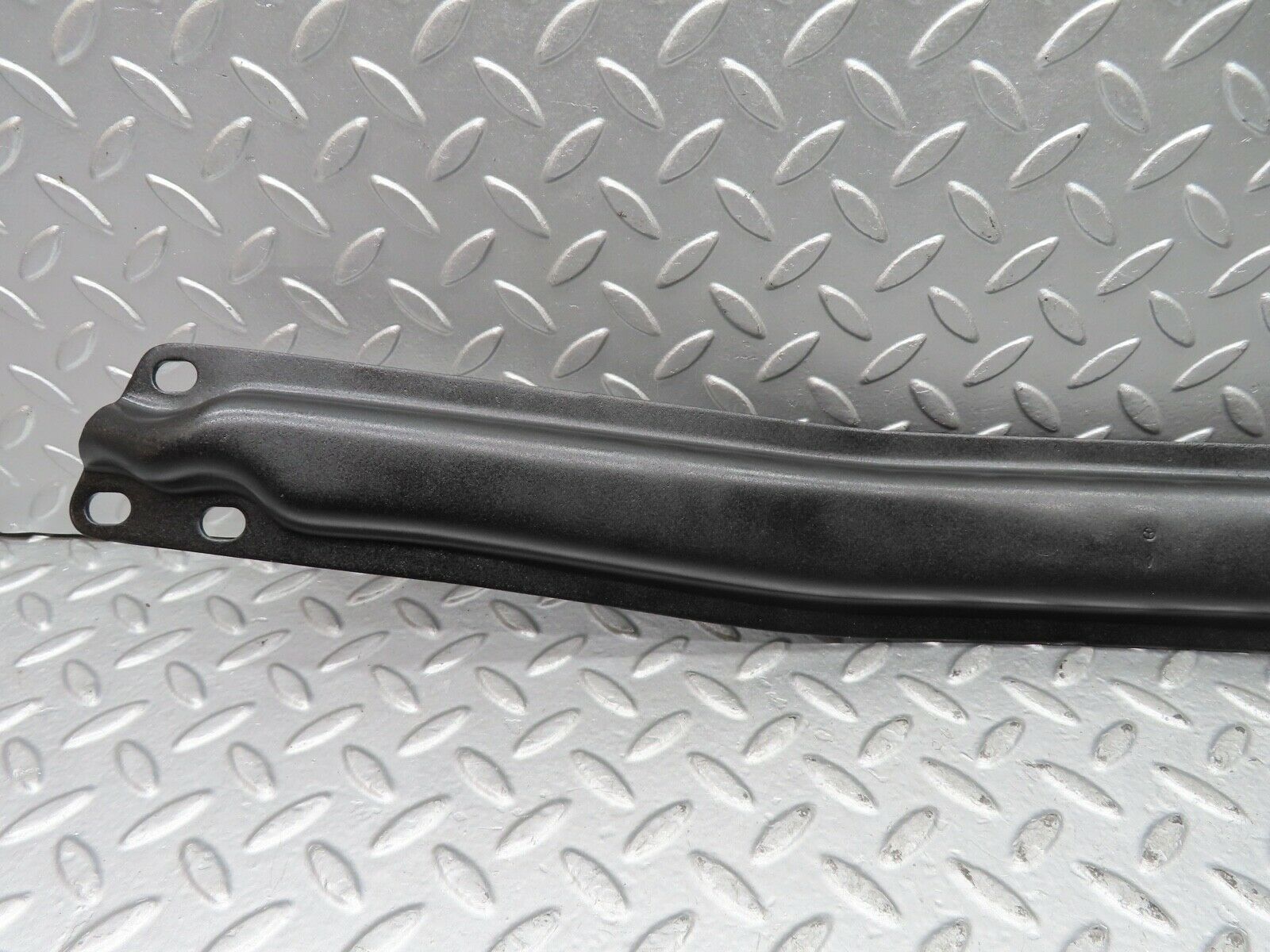 21530 Mercedes-Benz W126 300SE Engine Bracket Support