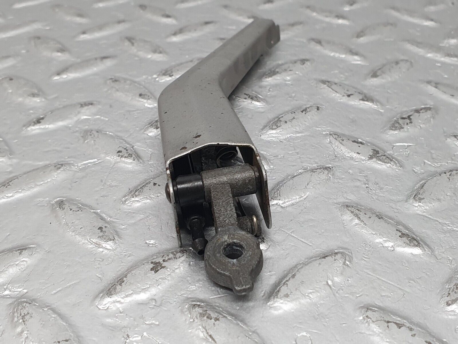 41074 Mercedes-Benz W126 300SE Headlight Wiper Arm Bosch Right Side