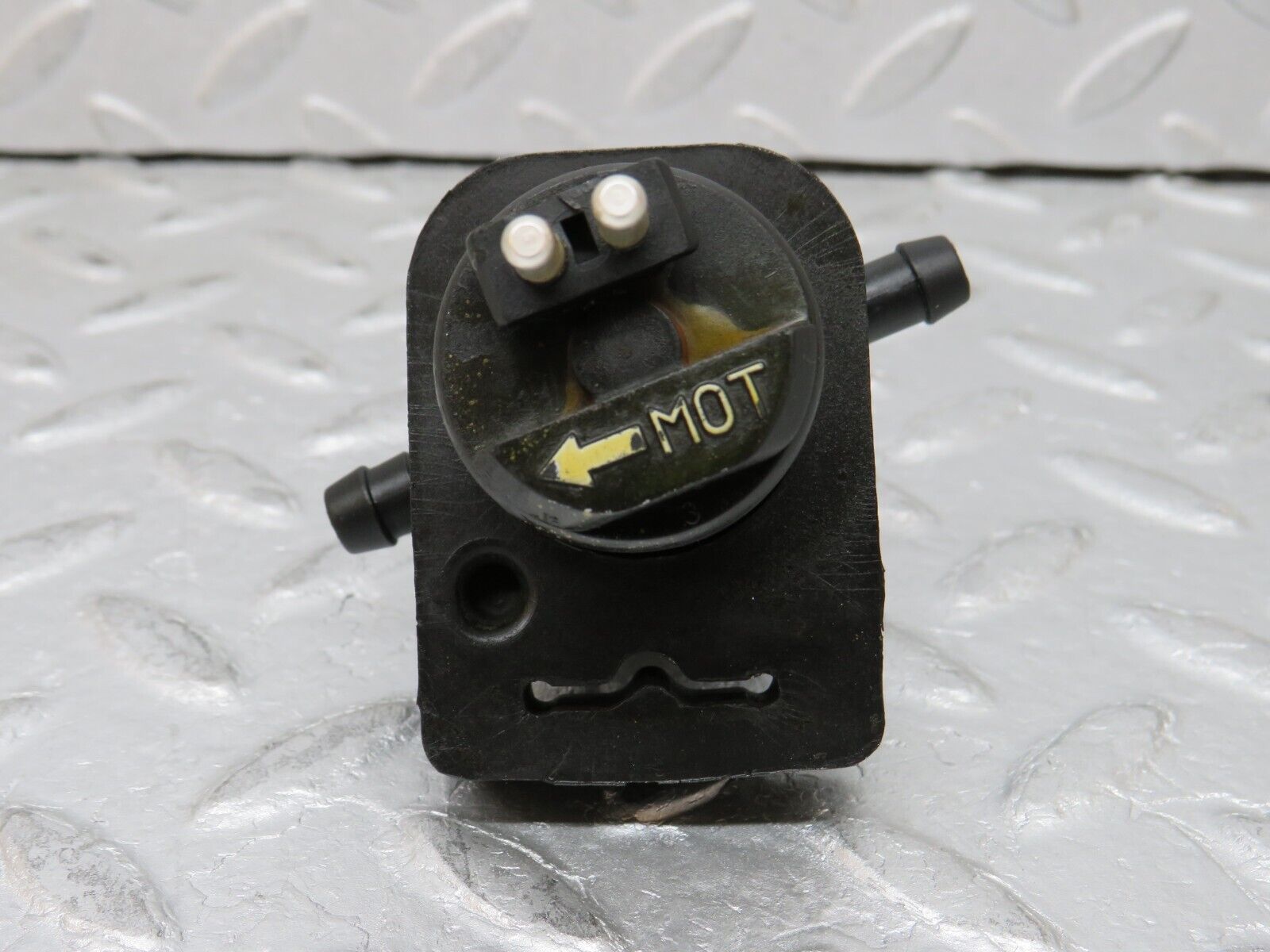 37756 Mercedes-Benz A124 320E Cabriolet Fuel Regeneration Vacuum Valve 0011408060 1201411240