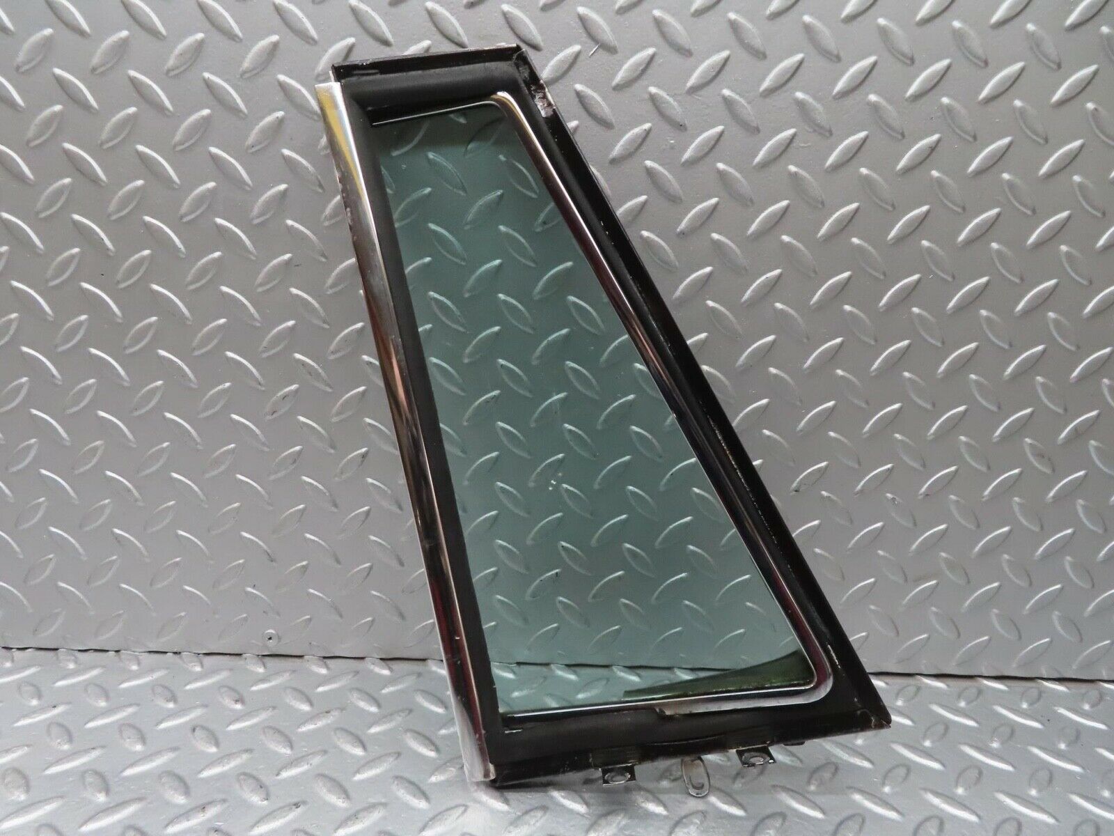 13096 Mercedes-Benz W111 220S Front Left Quarter Window Glass