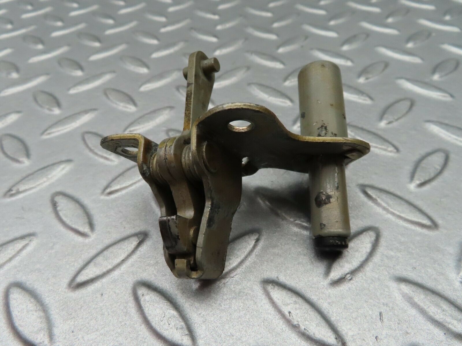 5487 Mercedes-Benz W124 230E Bonnet Lock Catch 1248800260