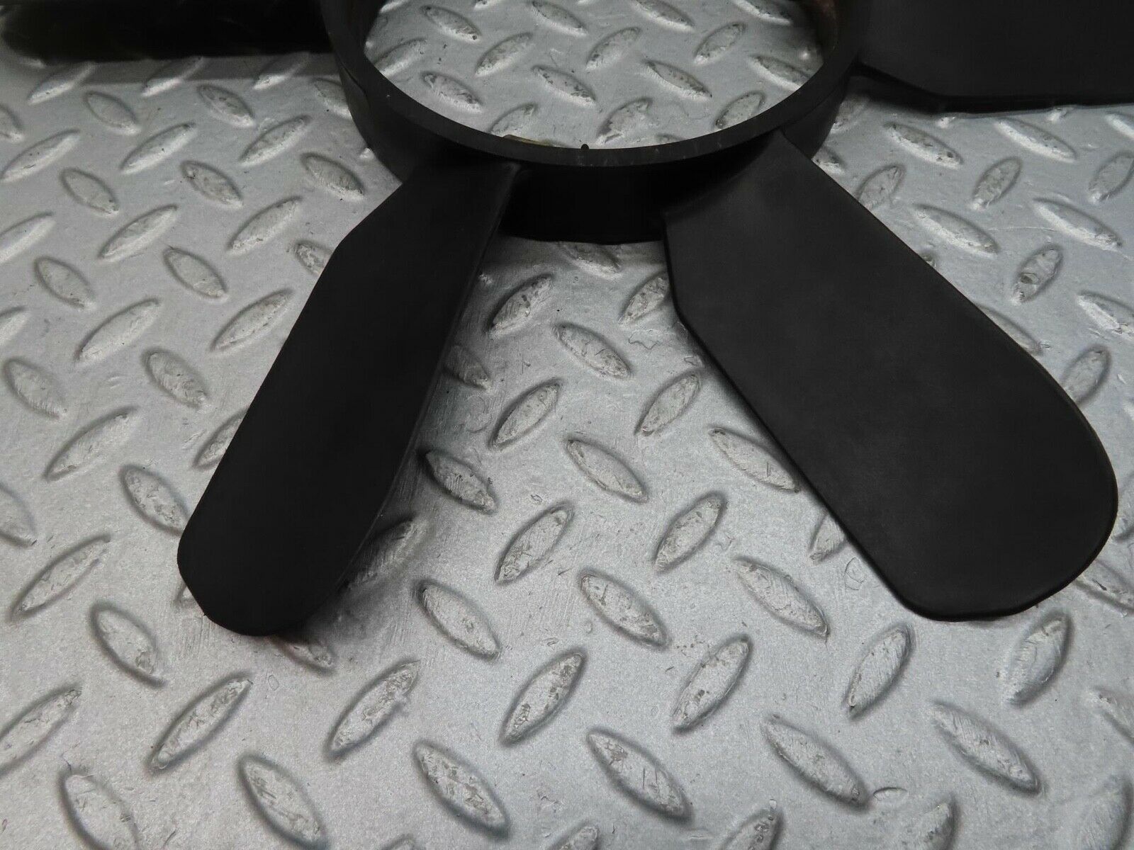 12227 Mercedes-Benz R129 300SL Coupe Engine Cooling Fan 1032000623