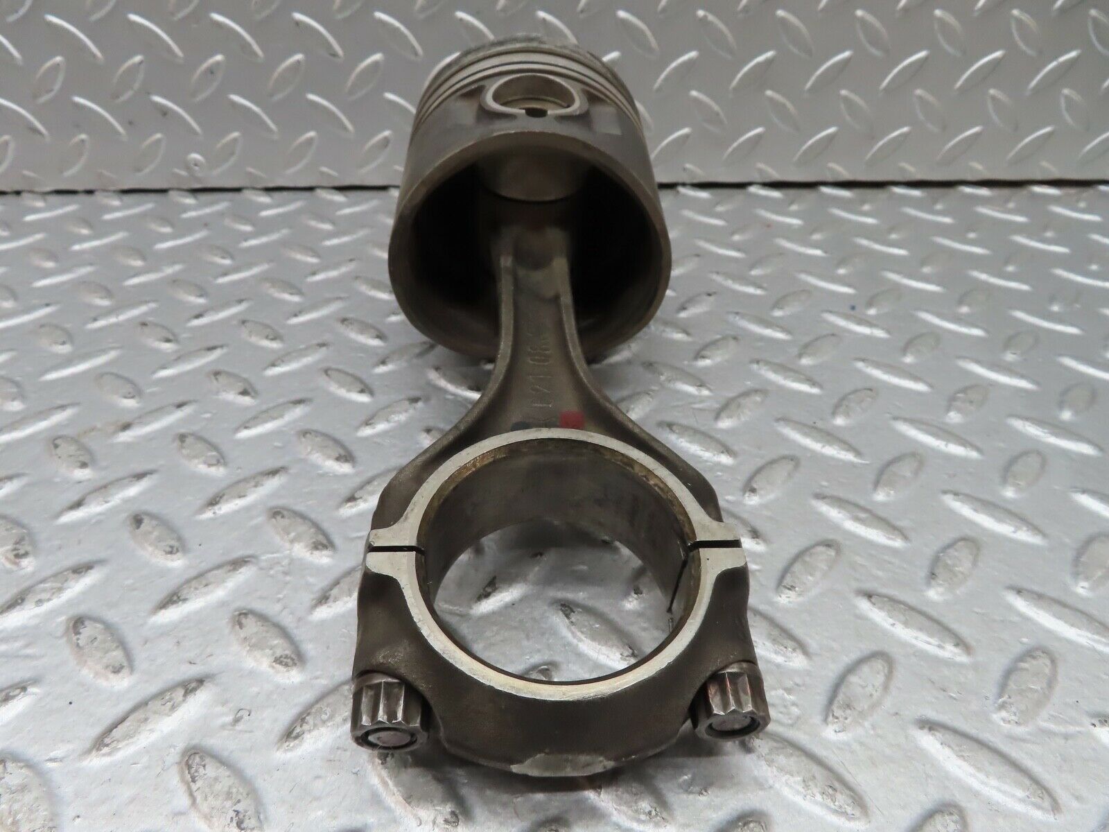 19196 Mercedes-Benz W123 300D Piston With Connecting Rod 91.48 mm