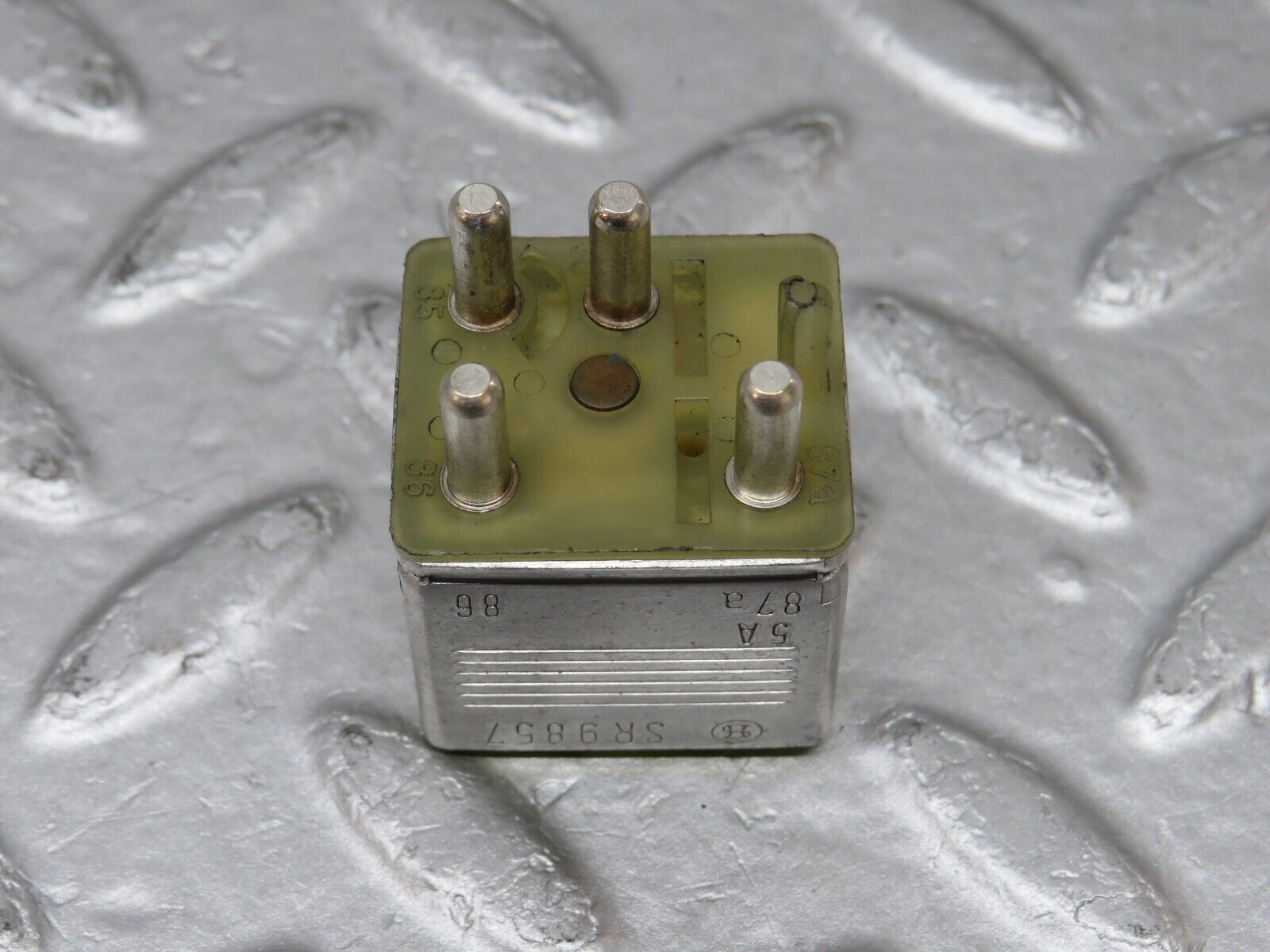 36708 Mercedes-Benz W201 190E 2.0L Fuel Cut Off Relay 0015426119