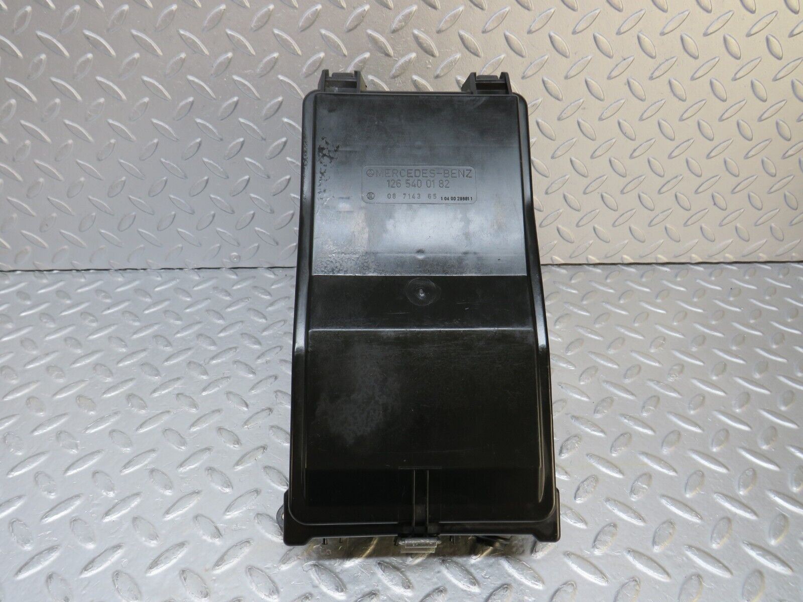 37032 Mercedes-Benz C126 420SEC Coupe Fuse Box Housing 1265401650 1265400182