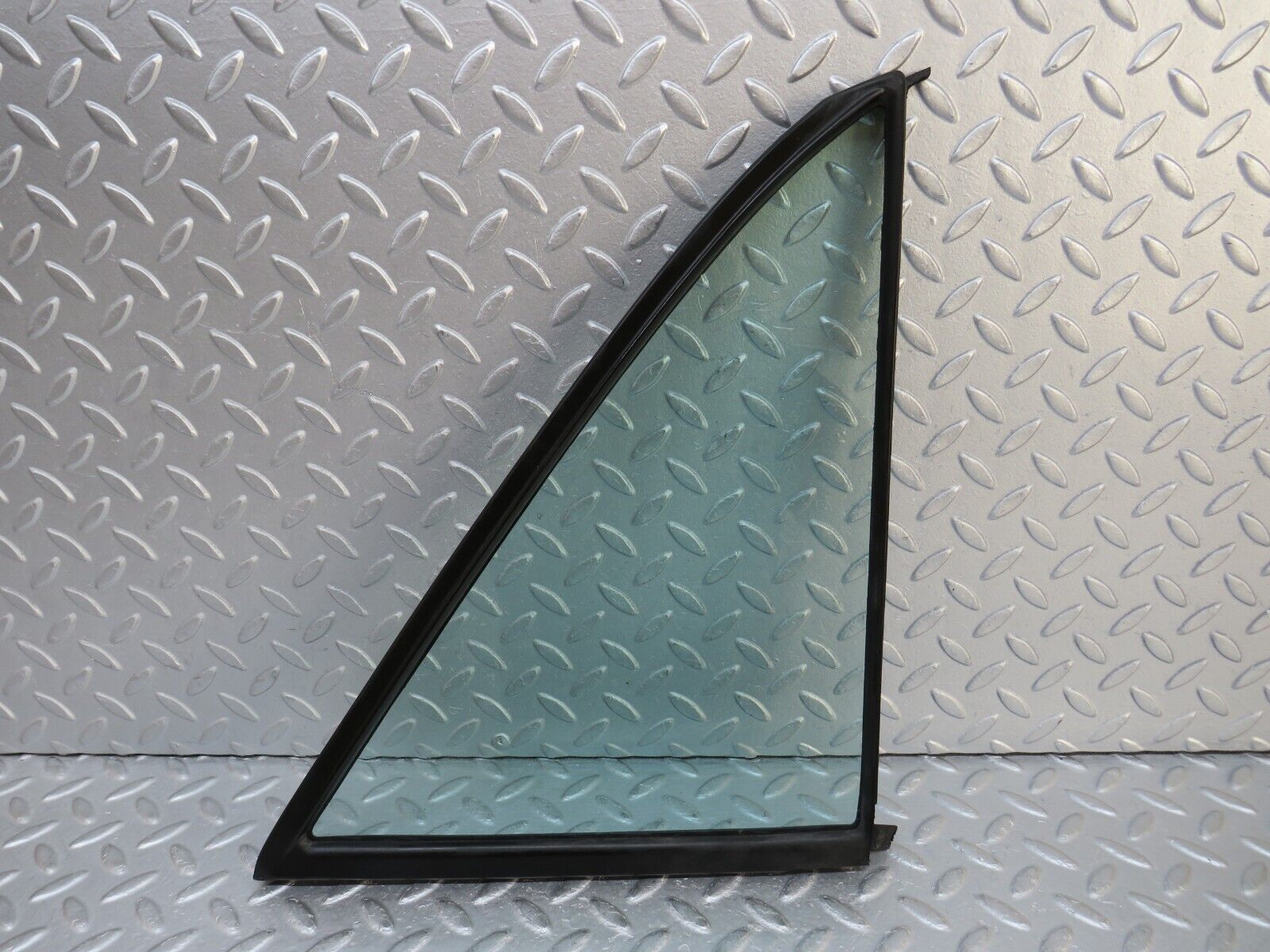 37517 Mercedes-Benz W109 300SEL Rear Left Quarter Window Glass 1087350324