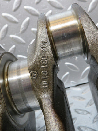 26090 Mercedes-Benz W123 200 Crankshaft 1020310101