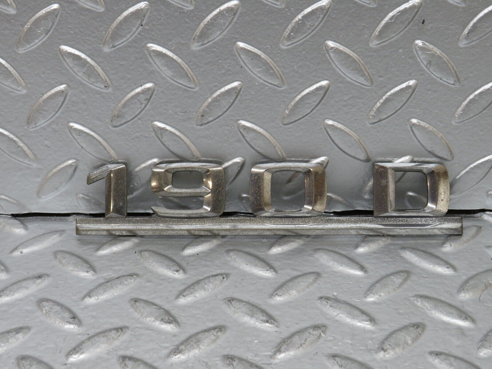 25199 Mercedes-Benz W201 190D Trunk  Badge Emblem