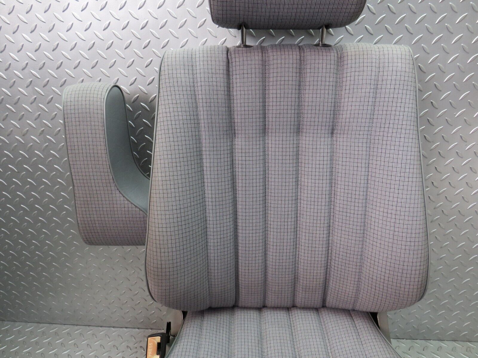 33705 Mercedes-Benz W201 190E 2.0L Front Left Passenger Seat Grey