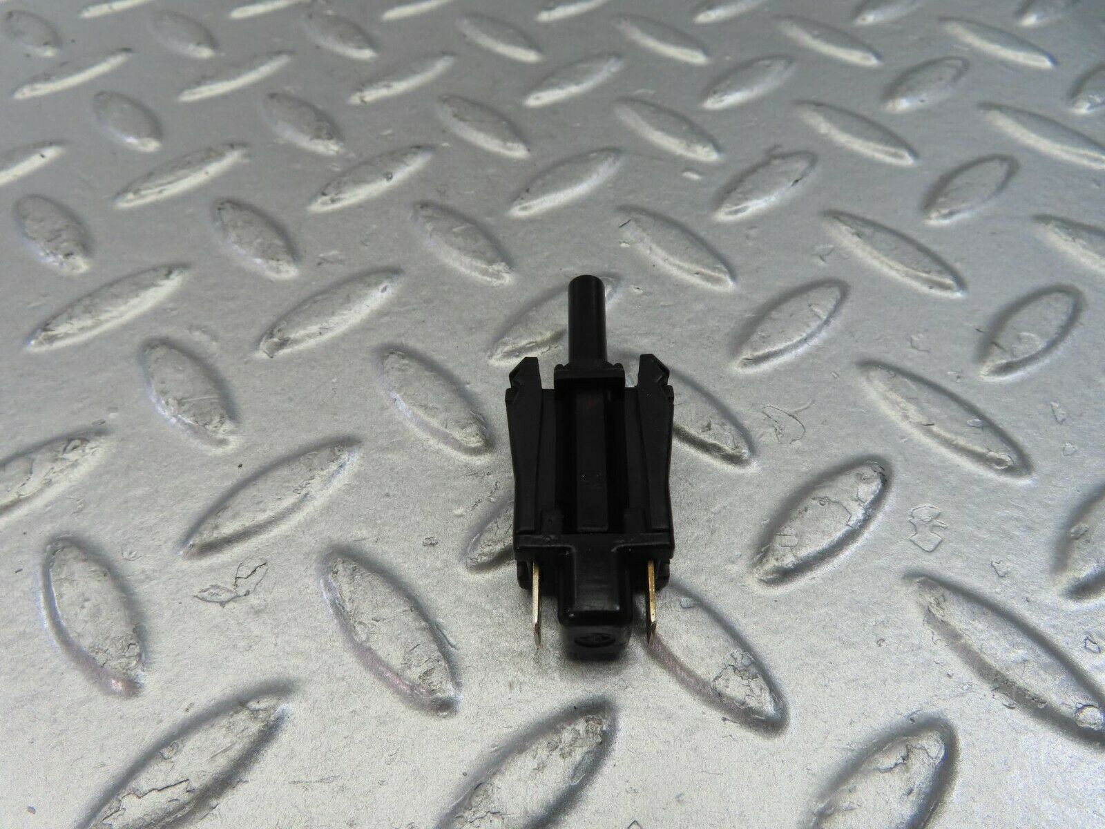 10735 Mercedes-Benz W123 230E Door Contact Switch 0015458714