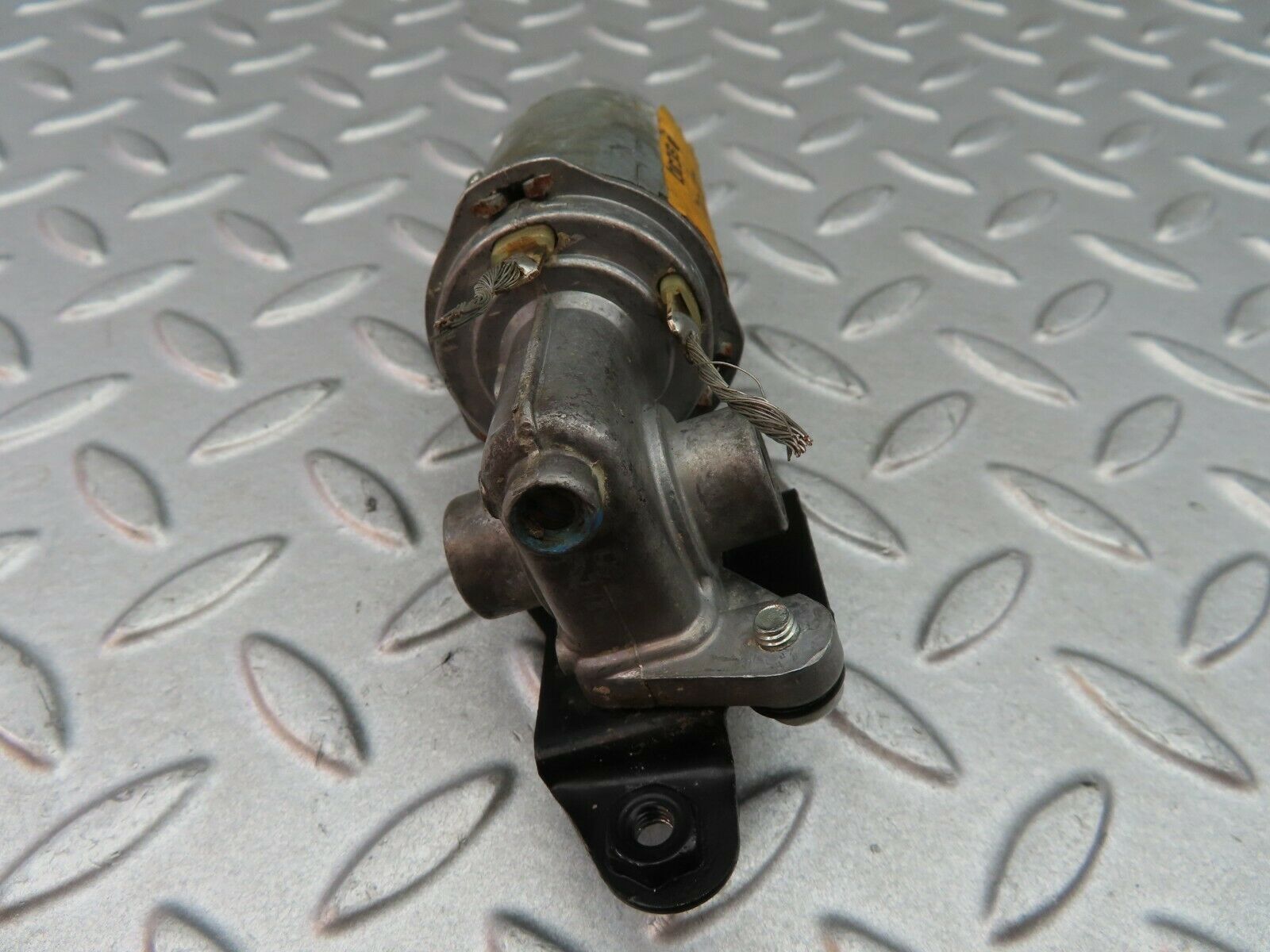 6229 Mercedes-Benz W126 380SE Headrest Adjustment Motor Left Side 0028203342