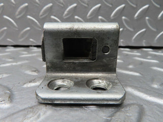 21517 Mercedes-Benz W126 300SE Door Lock Latch Right Side