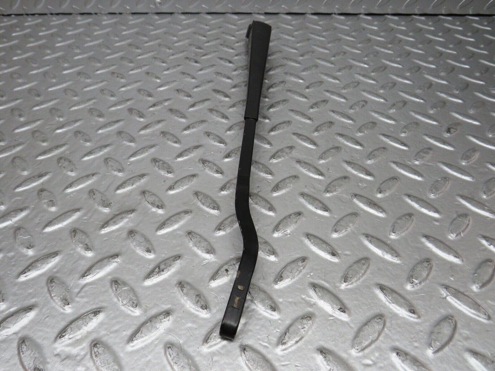 26989 Mercedes-Benz W123 240D Wiper Arm Bosch Right Side 3399990553