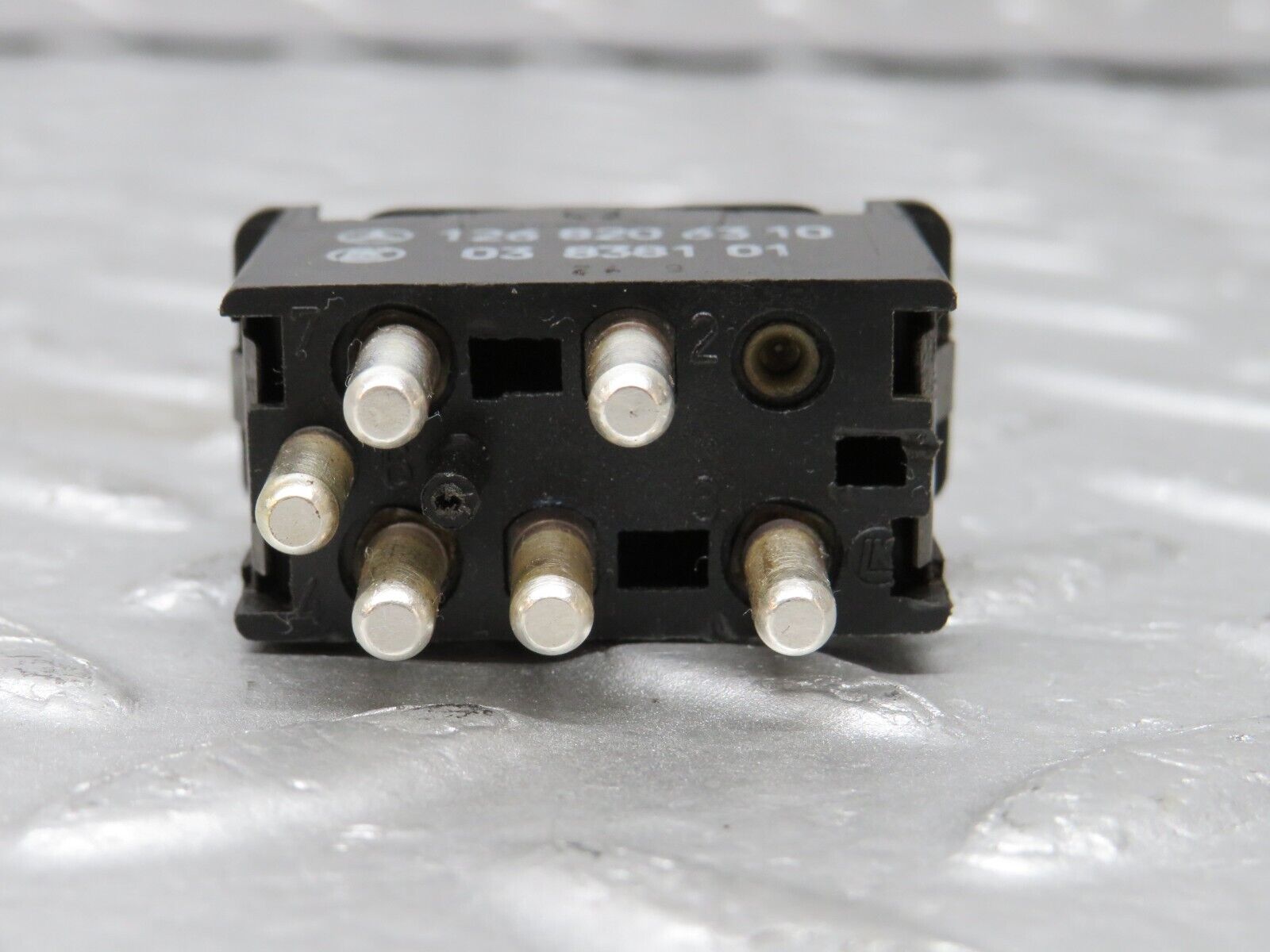 36715 Mercedes-Benz W201 190E 2.0L Rear Electric Window Switch 1268206310