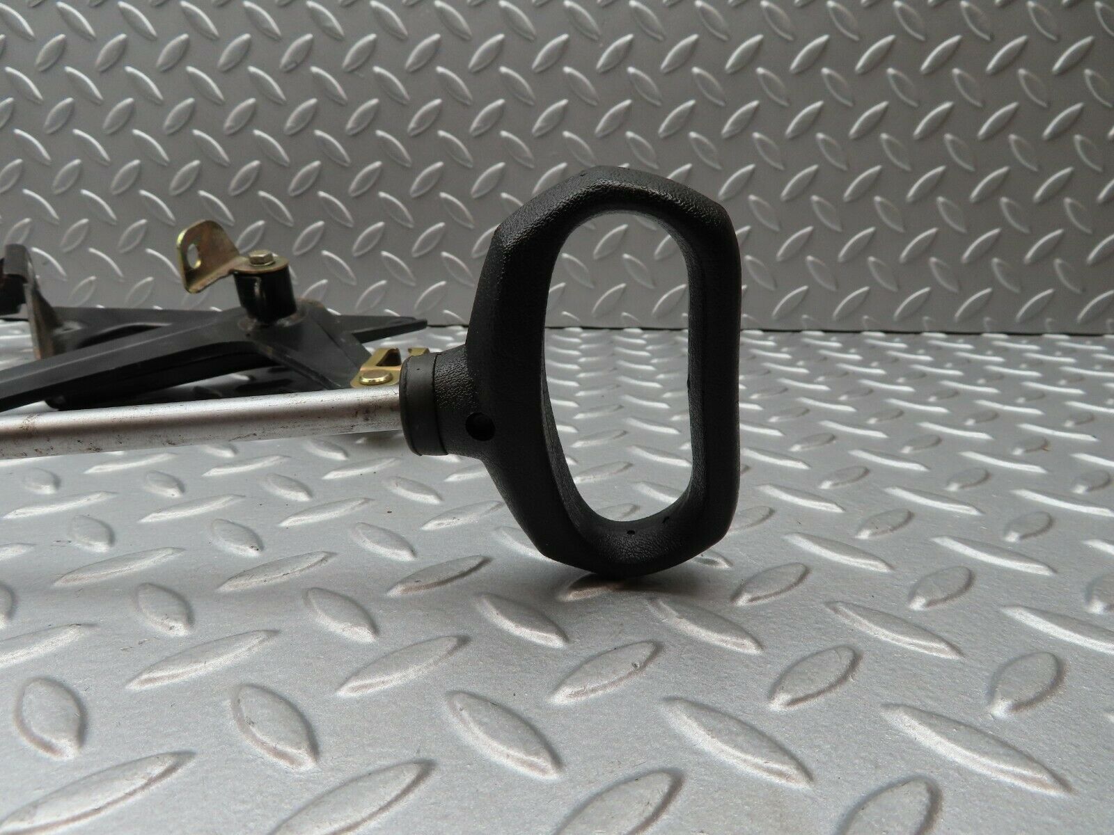 4290 Mercedes-Benz W123 230E Handbrake